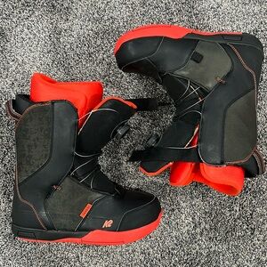 EUC - K2 Vandal mens snowboard boots Size 6